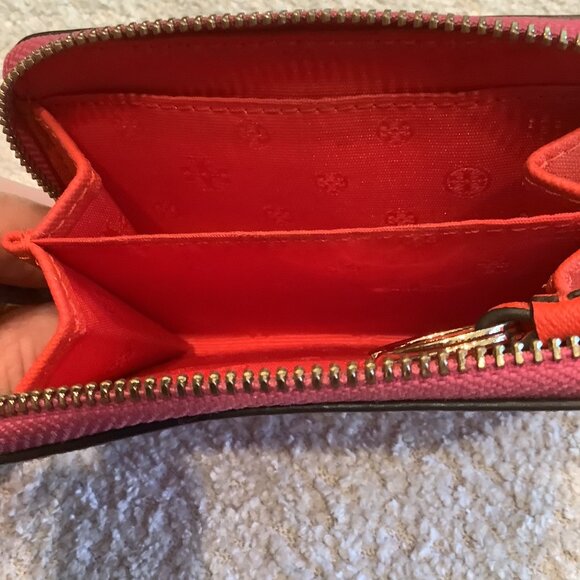 Gorgeous Bright Pink Tory Burch Wallet - Picture 6 of 6